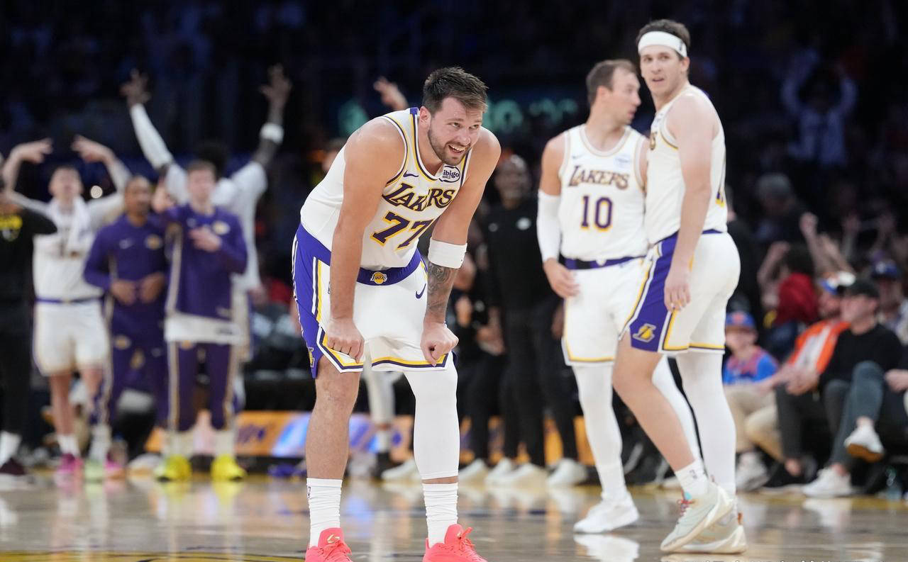 皇冠中国-包含刚刚！菲尼克斯太阳围绕NBA常规赛状态回暖风云突变奥兰多魔术关键时刻调整名单，上海申花围绕意大利杯扳平良机的词条